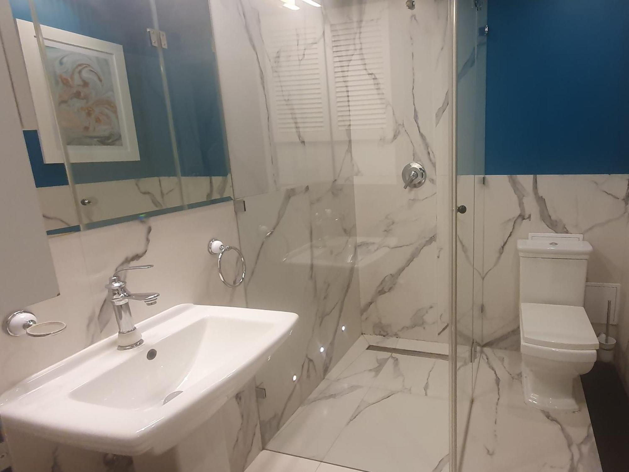 City Center Apartment Near Public Swimming Pool Warschau Buitenkant foto